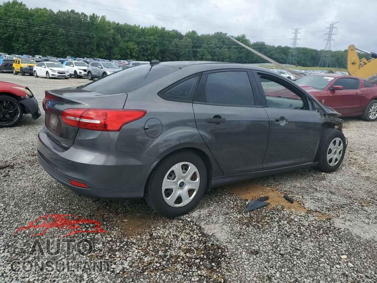 FORD FOCUS 2015 - 1FADP3E29FL381868