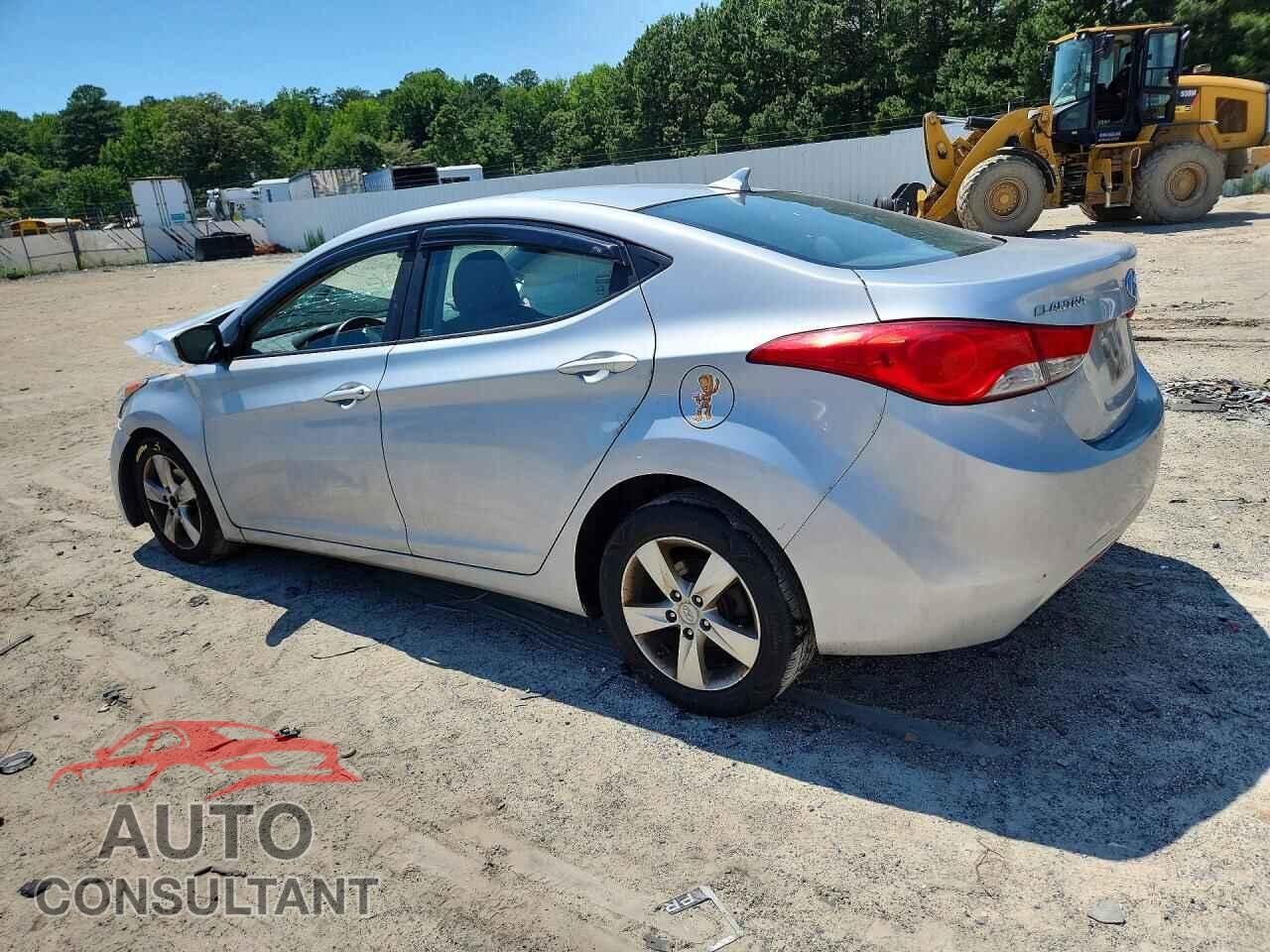 HYUNDAI ELANTRA 2013 - 5NPDH4AE2DH296367