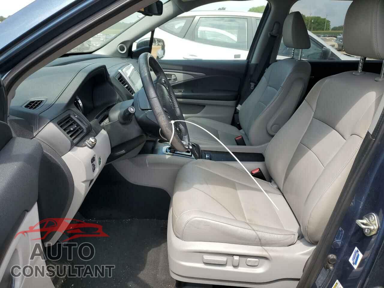 HONDA PILOT 2017 - 5FNYF5H79HB030238