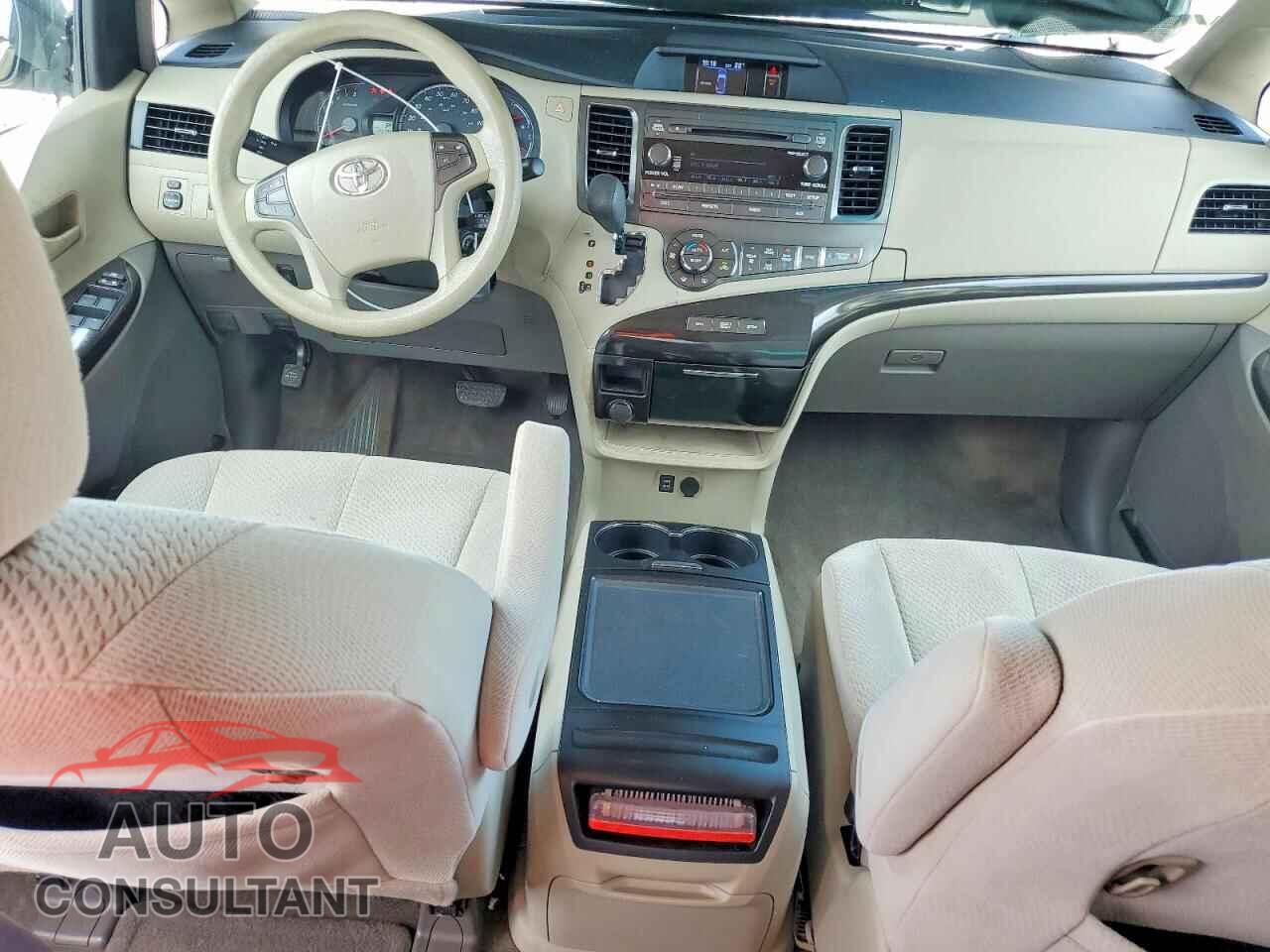 TOYOTA SIENNA 2013 - 5TDKK3DC8DS391863