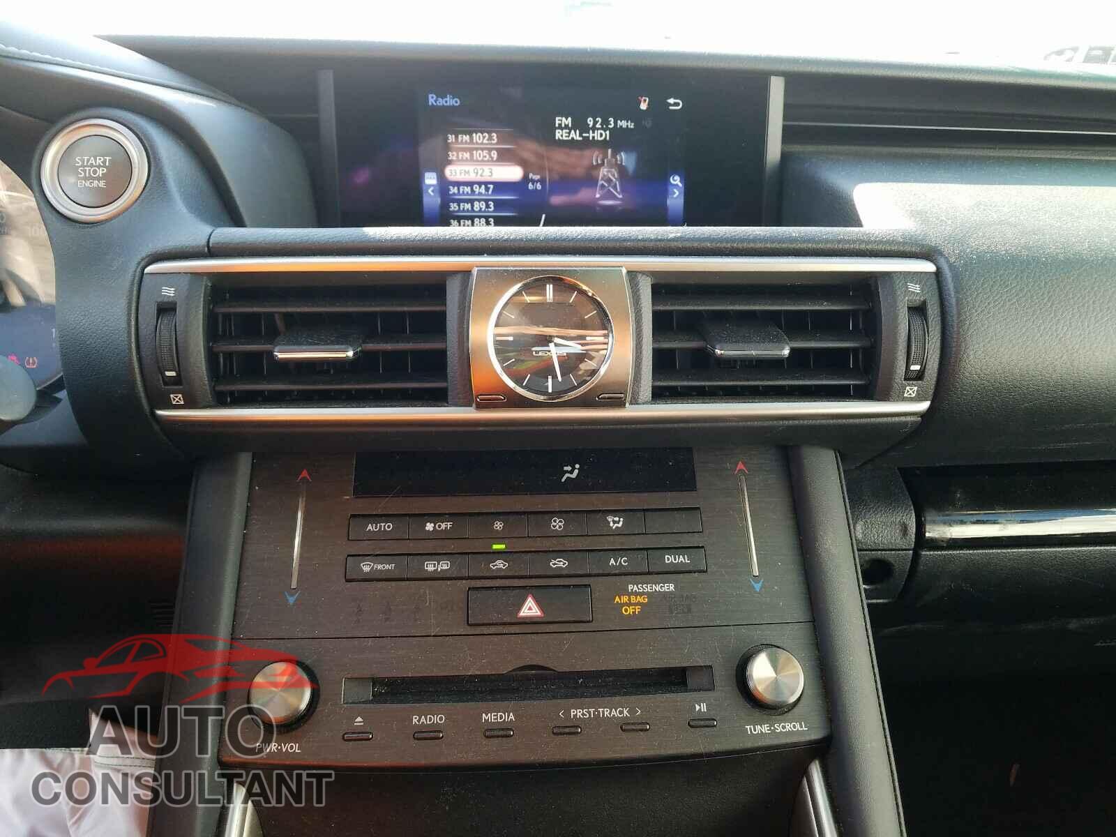 LEXUS IS 2019 - JTHBA1D20K5088334