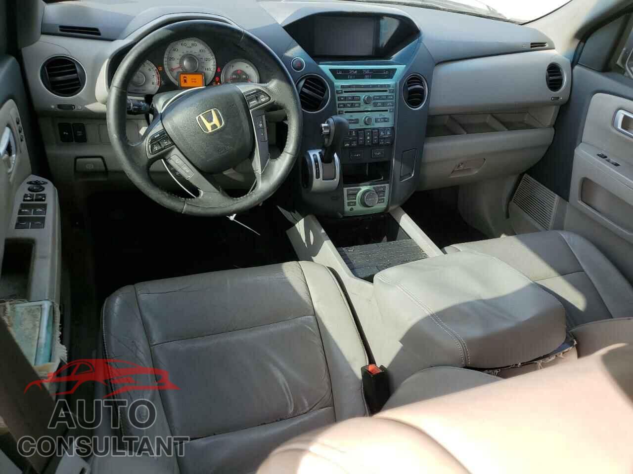HONDA PILOT 2011 - 5FNYF3H96BB011840