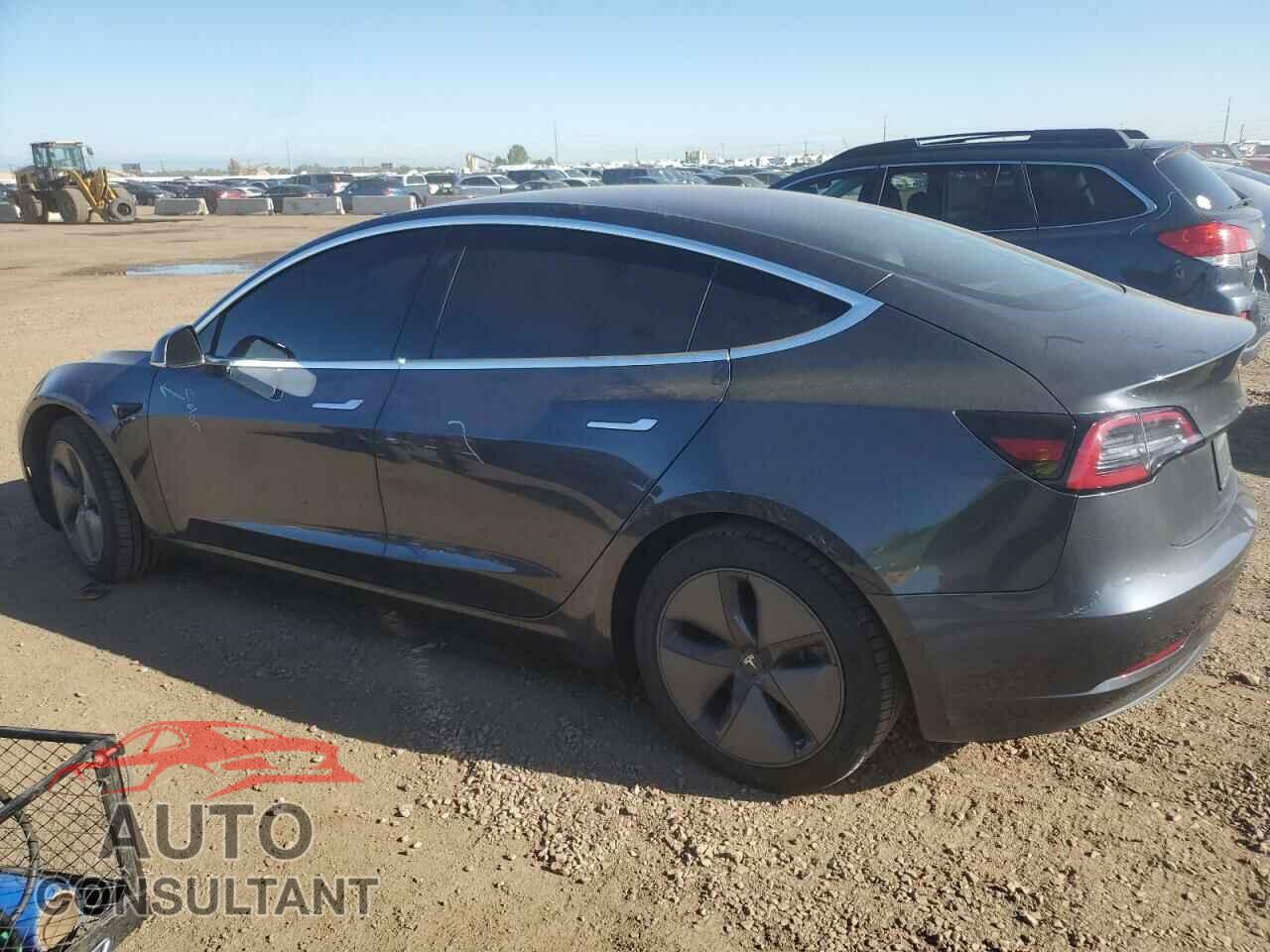 TESLA MODEL 3 2019 - 5YJ3E1EB3KF520759