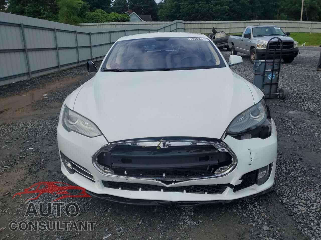 TESLA MODEL S 2013 - 5YJSA1CG9DFP23017