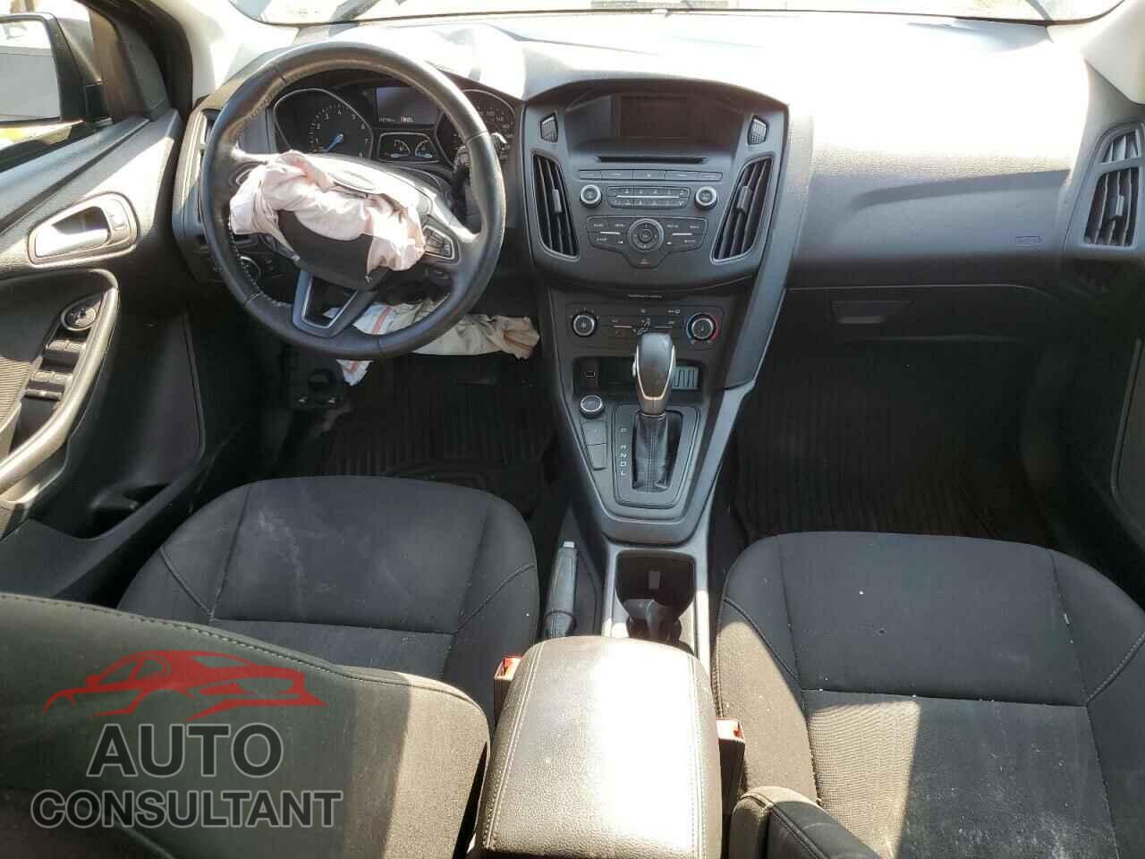 FORD FOCUS 2017 - 1FADP3K28HL334385