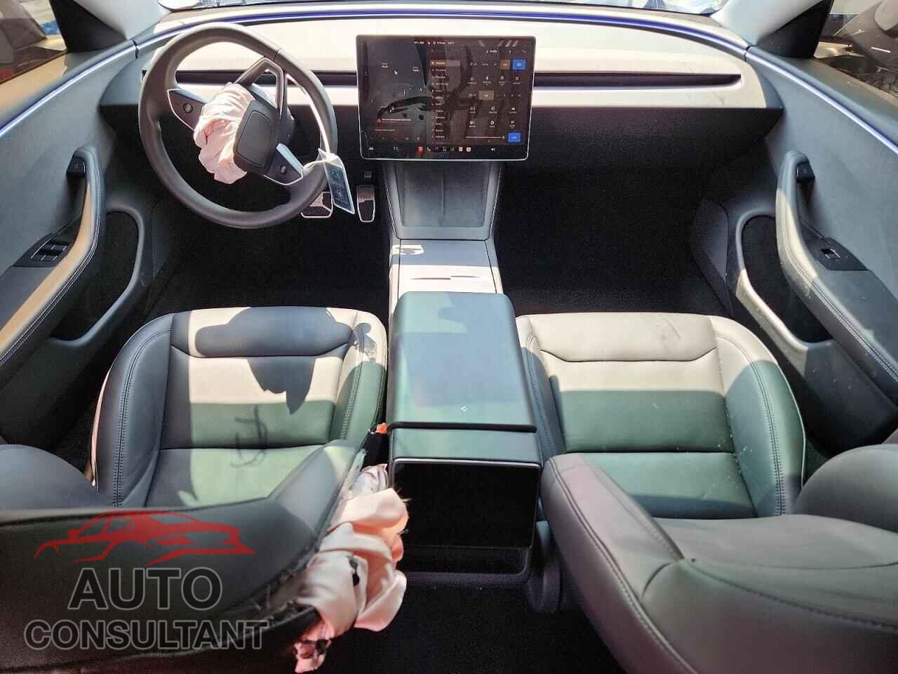 TESLA MODEL 3 2024 - 5YJ3E1EA4RF735407