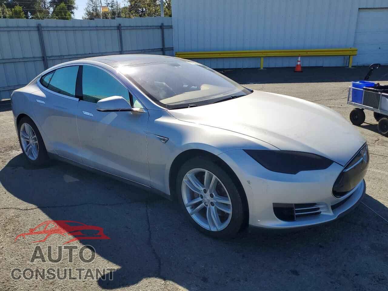 TESLA MODEL S 2014 - 5YJSA1H11EFP48614