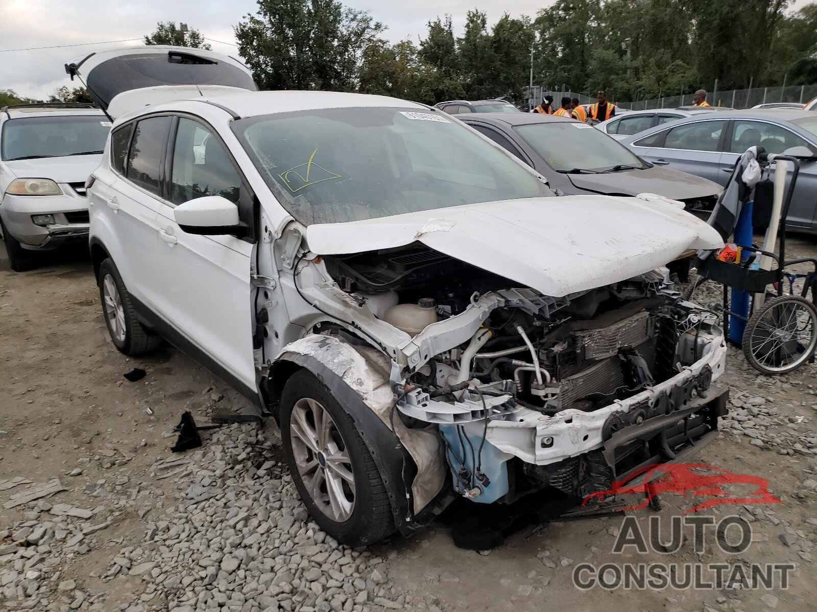 FORD ESCAPE 2017 - 1FMCU9G91HUC99072