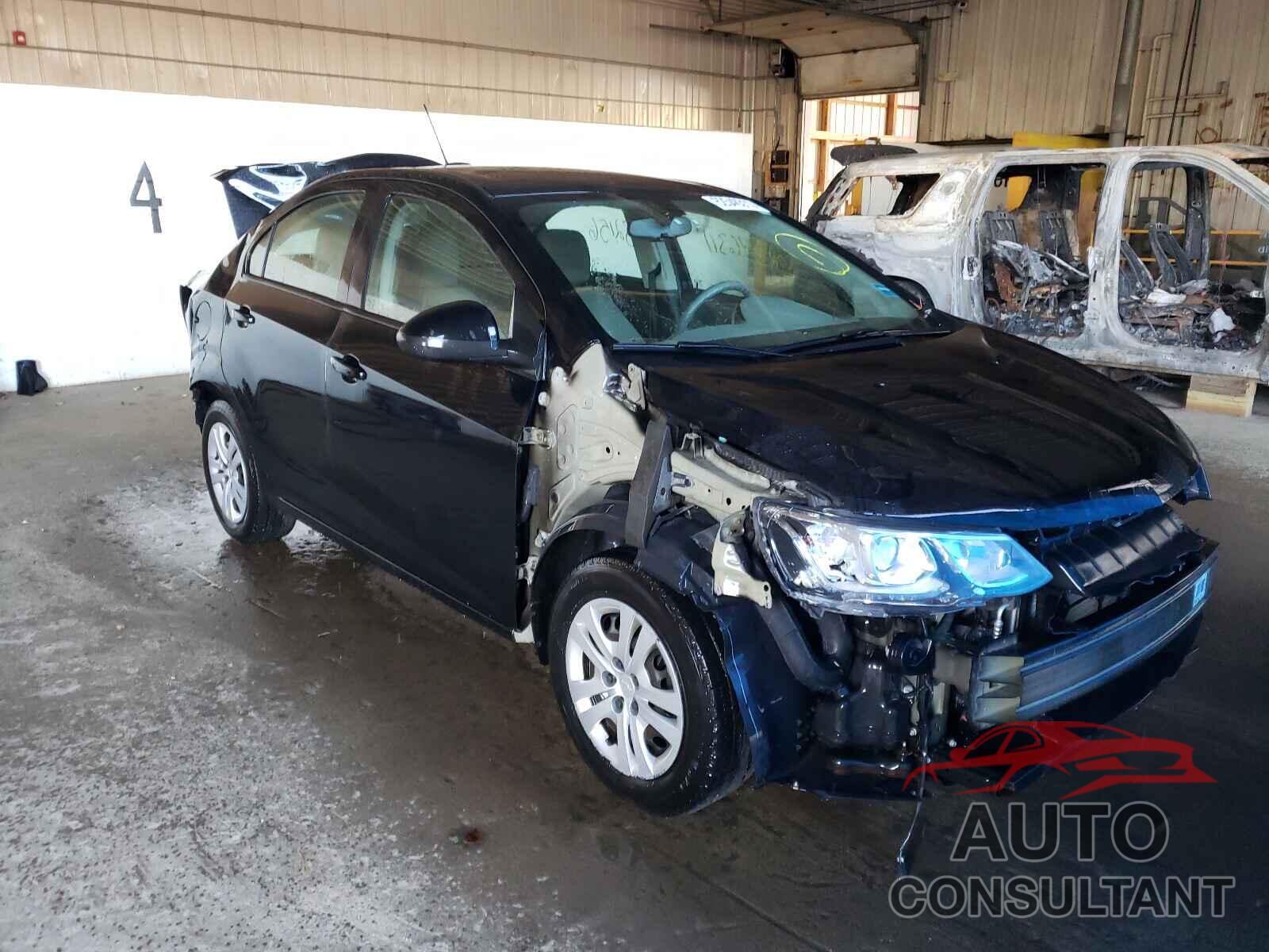 CHEVROLET SONIC 2017 - 1G1JB5SHXH4177022