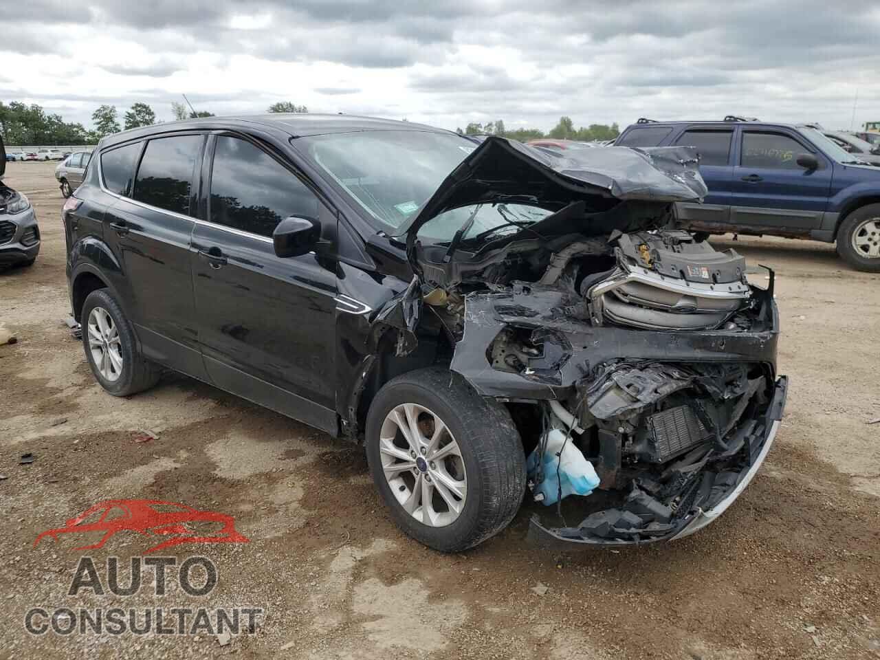 FORD ESCAPE 2017 - 1FMCU0GD2HUC22906