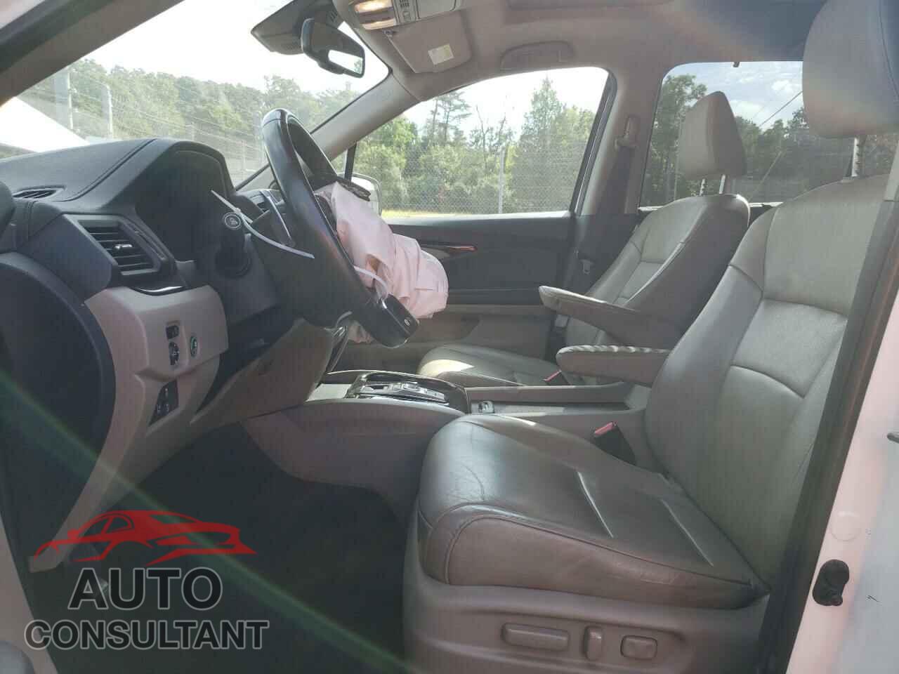 HONDA PILOT 2017 - 5FNYF6H90HB069601
