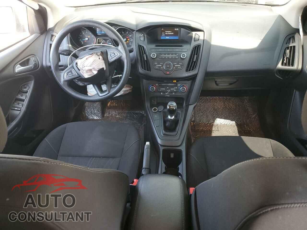 FORD FOCUS 2017 - 1FADP3FE4HL304062