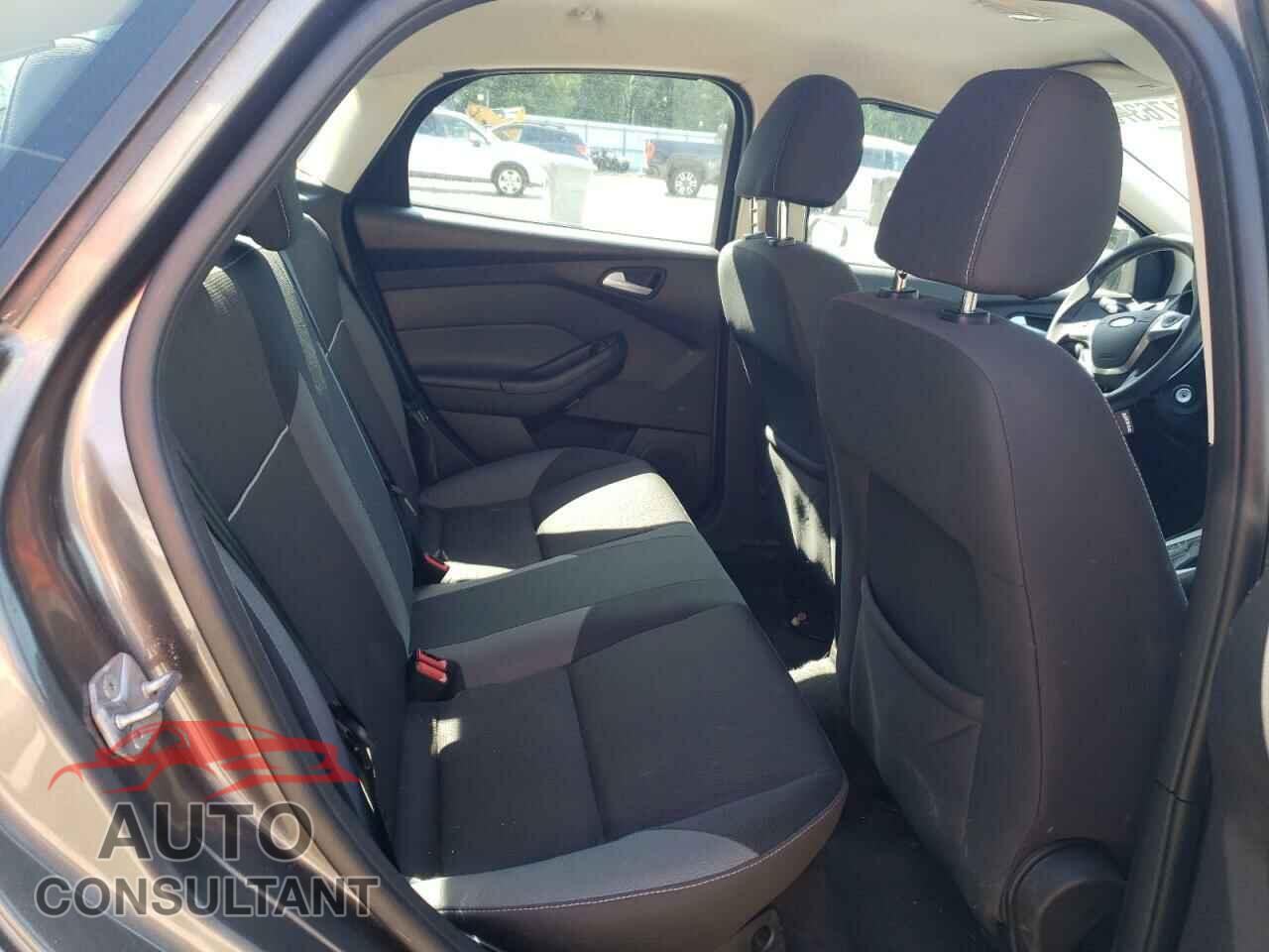 FORD FOCUS 2014 - 1FADP3F28EL201227