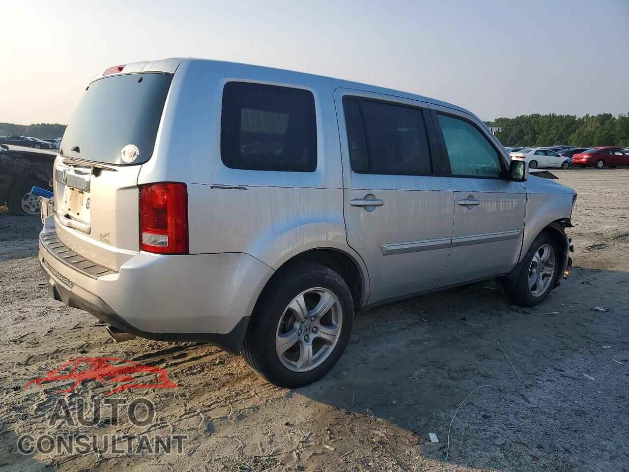 HONDA PILOT 2013 - 5FNYF3H45DB008077