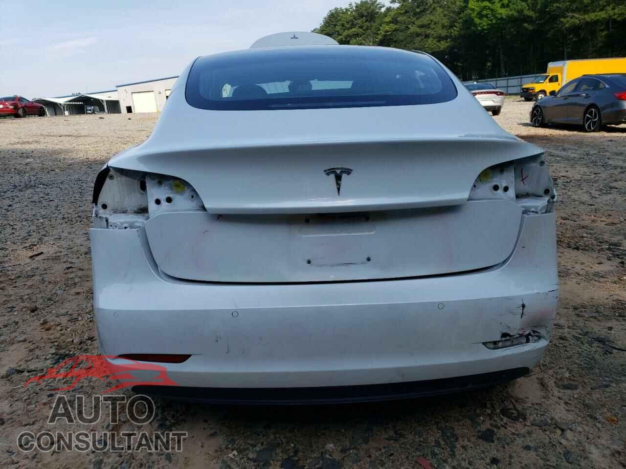 TESLA MODEL 3 2018 - 5YJ3E1EA1JF051158