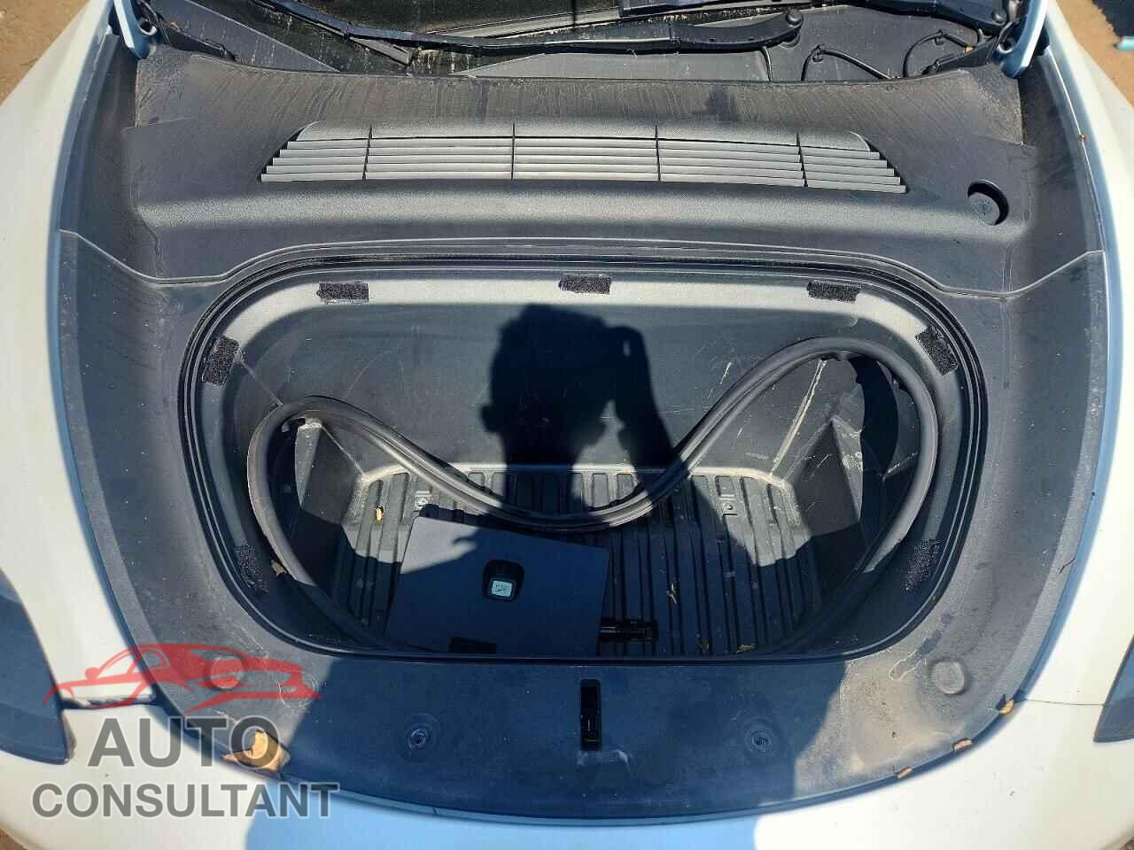 TESLA MODEL Y 2023 - 7SAYGDEE9PF755155