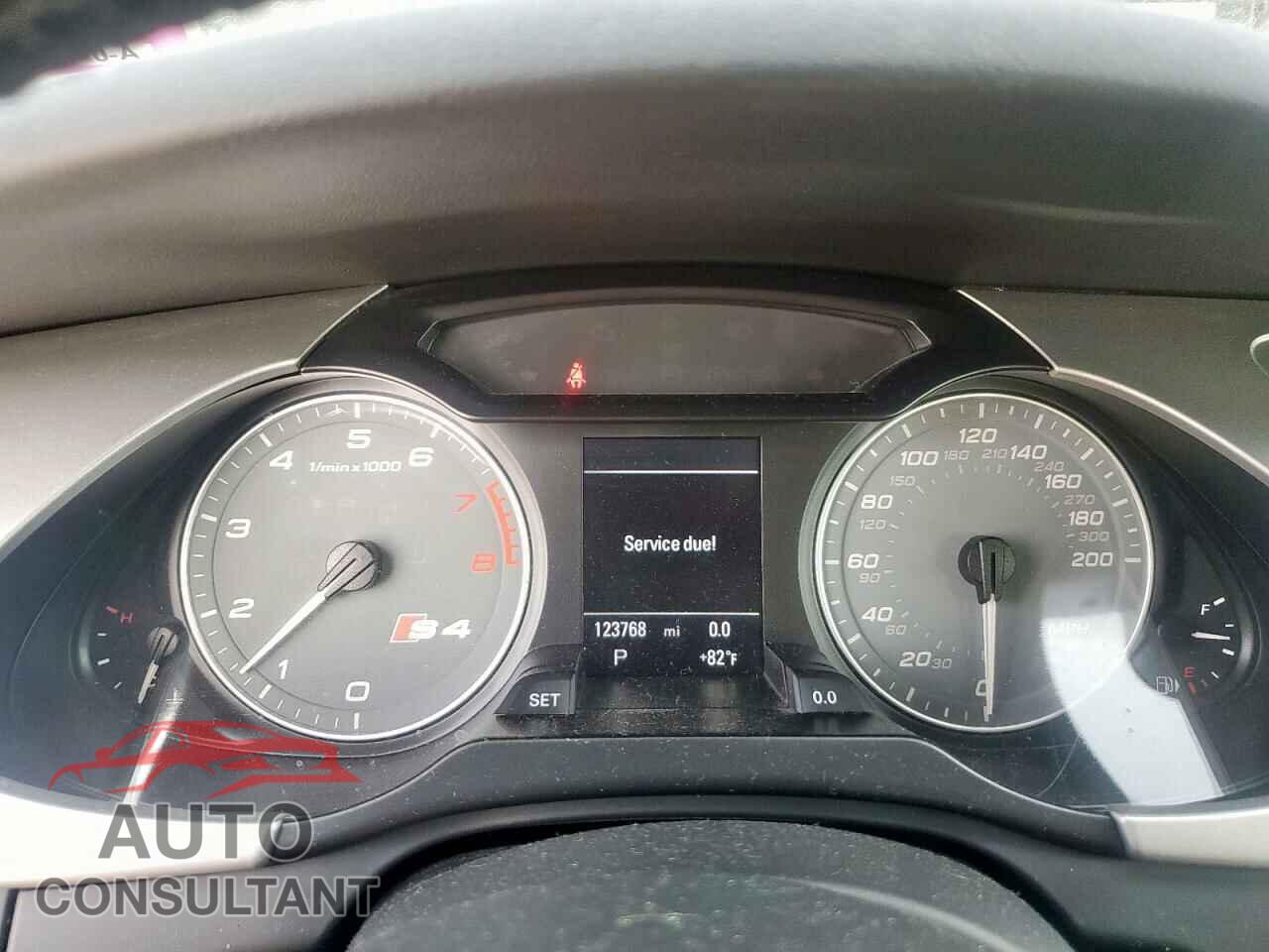 AUDI S4/RS4 2011 - WAUKGAFL8BA048612