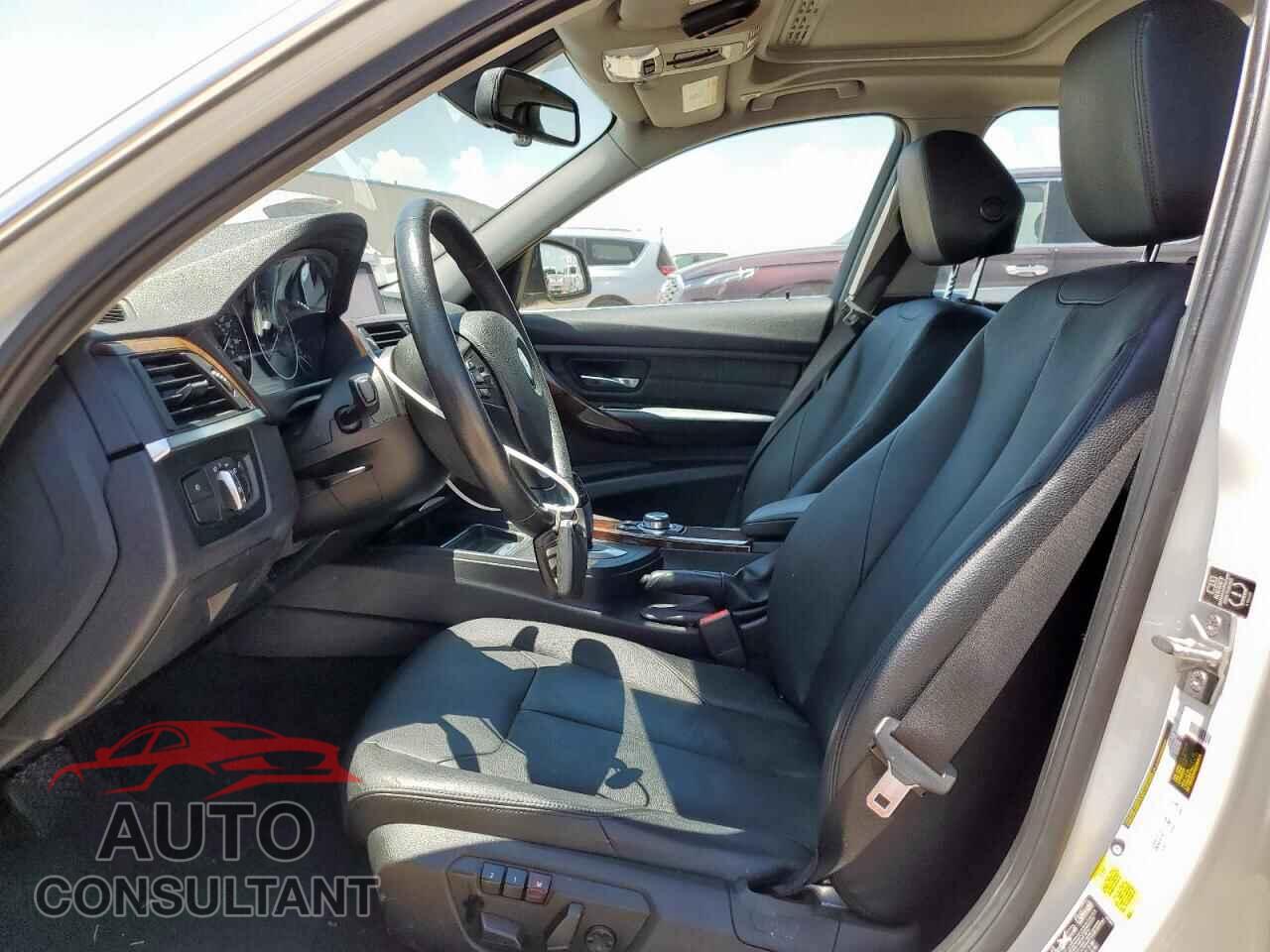 BMW 1 SERIES 2013 - WBA3F9C52DF483725