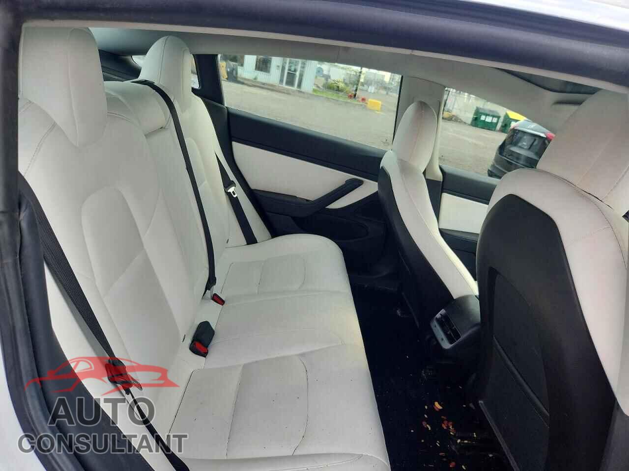 TESLA MODEL 3 2019 - 5YJ3E1EA5KF420296