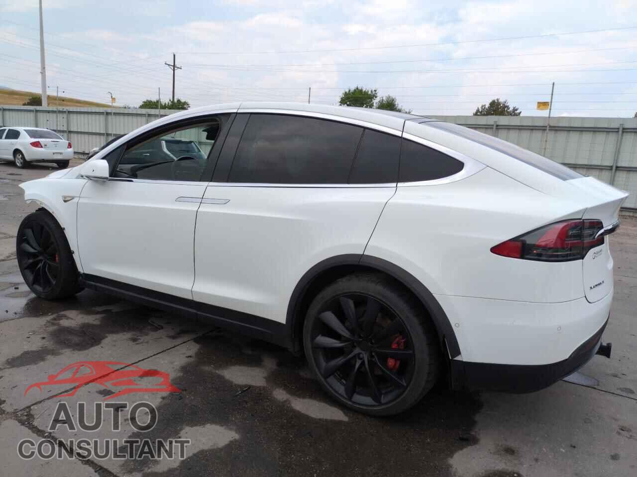 TESLA MODEL X 2016 - 5YJXCAE49GF003613