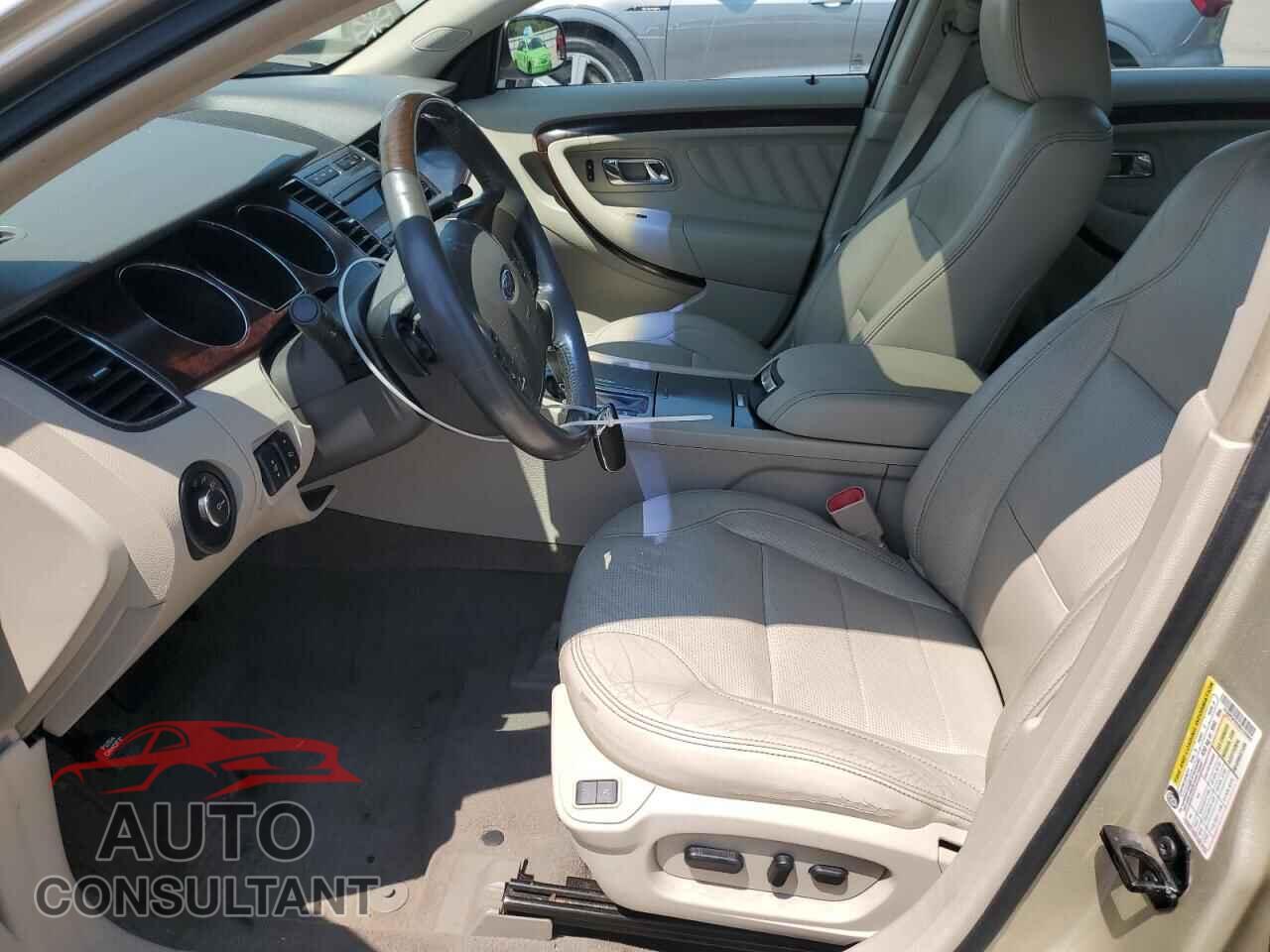 FORD TAURUS 2011 - 1FAHP2FW0BG104882