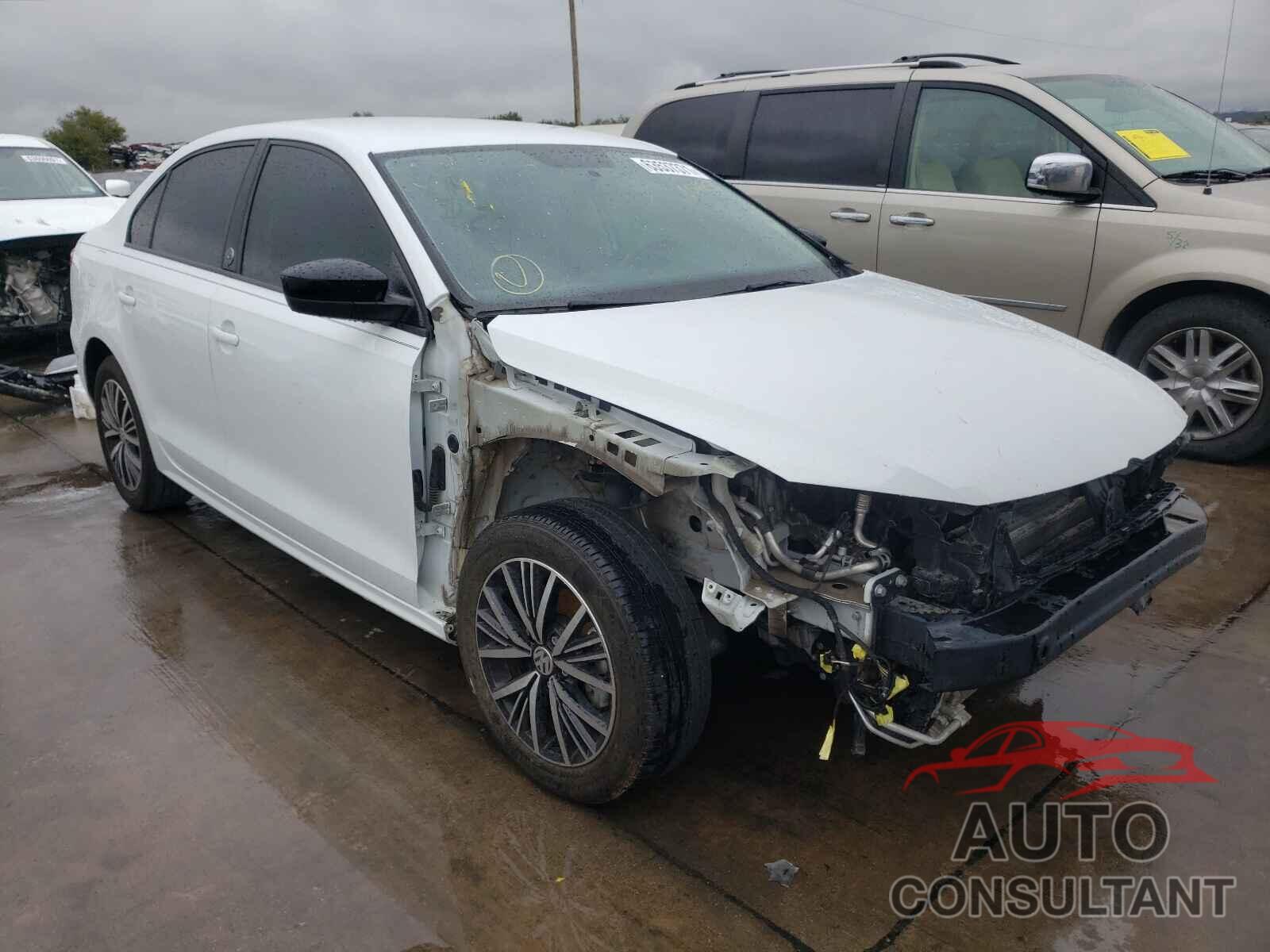 VOLKSWAGEN JETTA 2018 - 3VWDB7AJ5JM204655