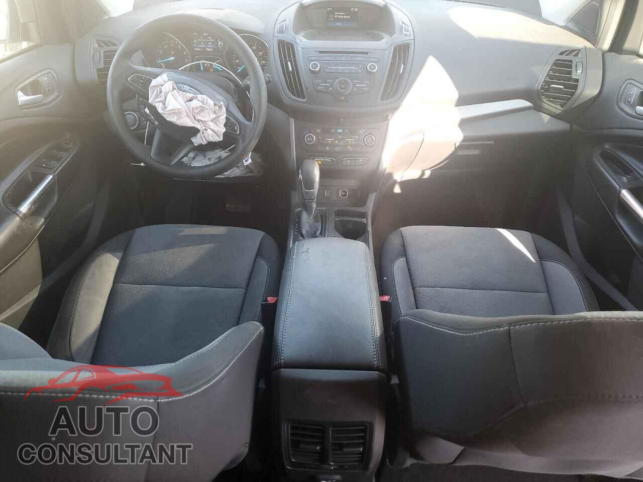 FORD ESCAPE 2018 - 1FMCU9GD2JUB45352
