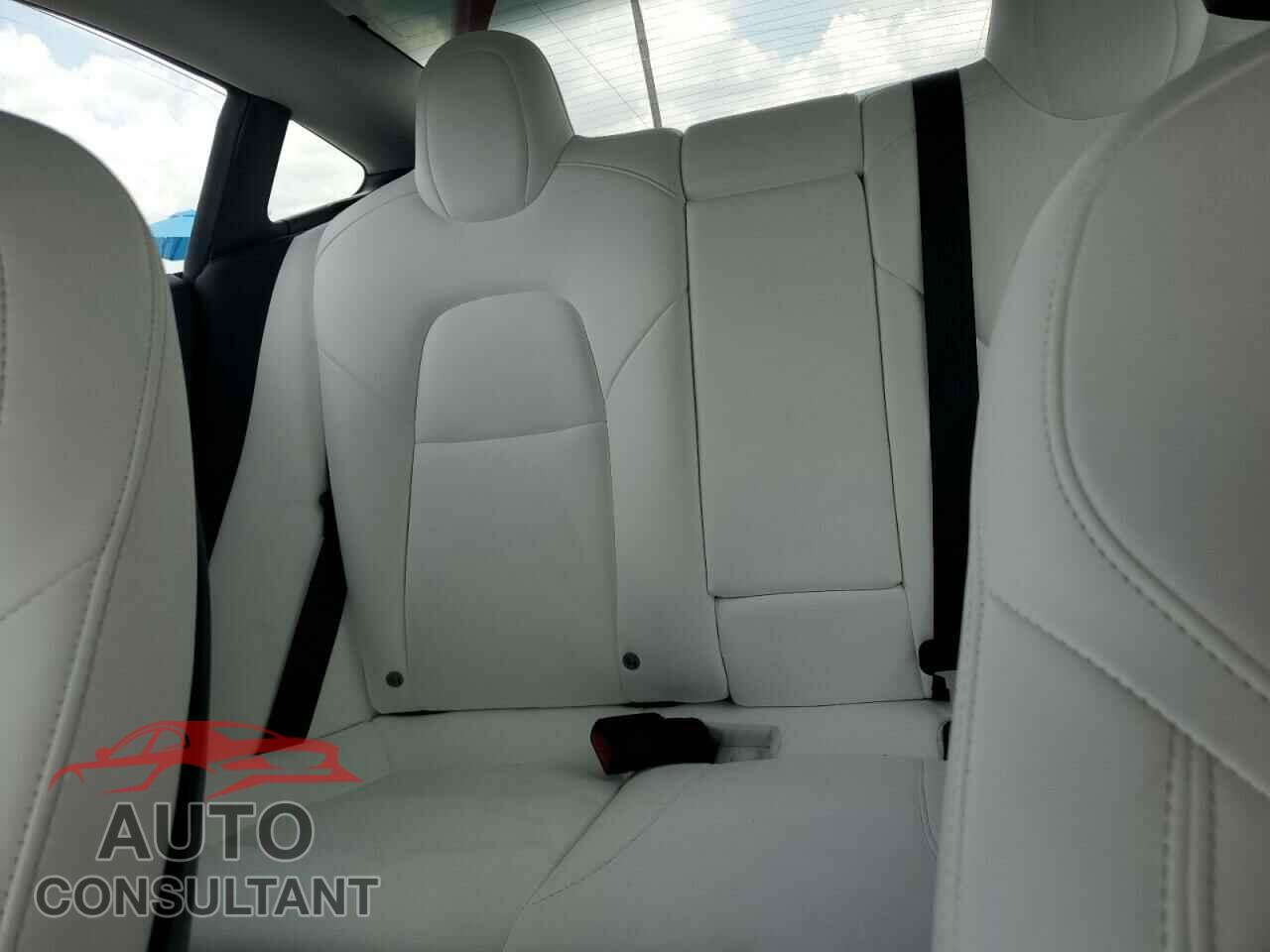 TESLA MODEL 3 2021 - 5YJ3E1EAXMF978258