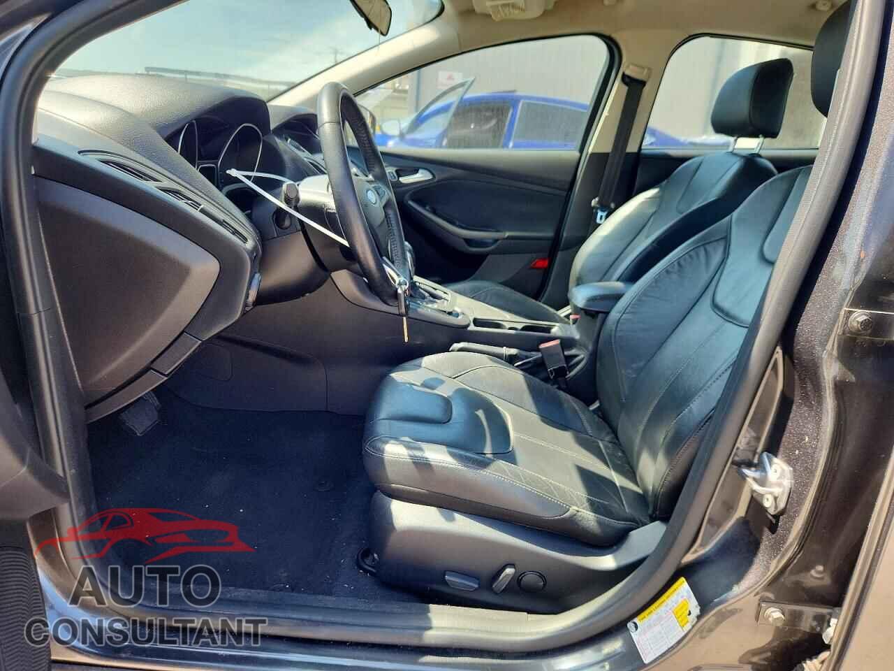 FORD FOCUS 2015 - 1FADP3F27FL230400