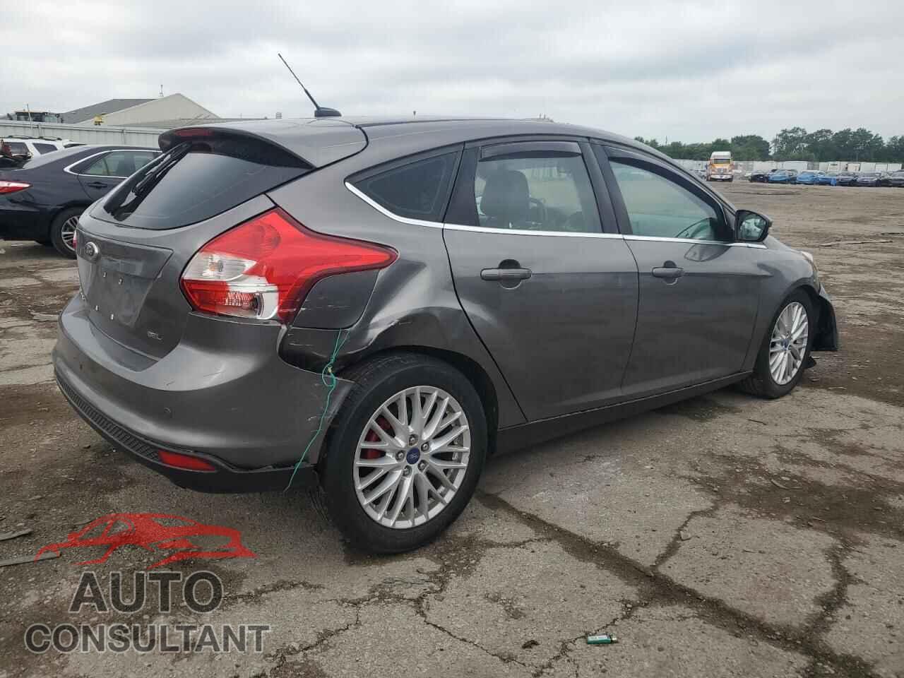 FORD FOCUS 2012 - 1FAHP3M28CL210639
