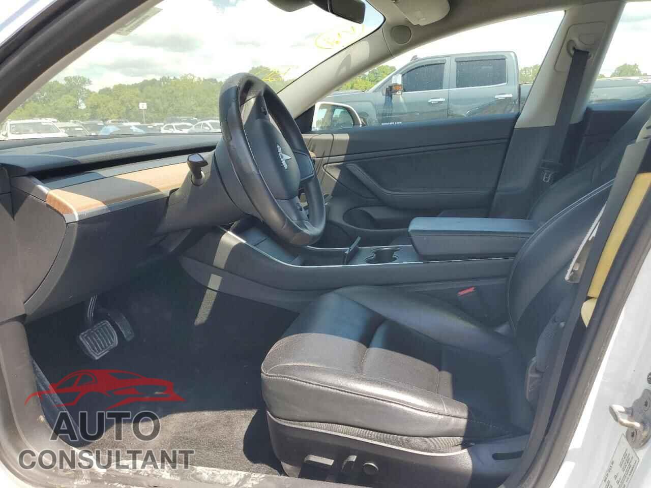 TESLA MODEL 3 2019 - 5YJ3E1EAXKF483880