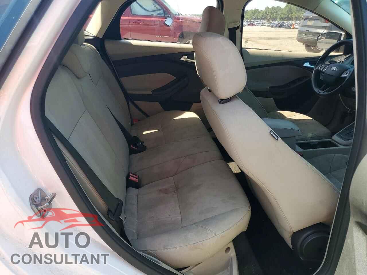 FORD FOCUS 2016 - 1FADP3K22GL291094