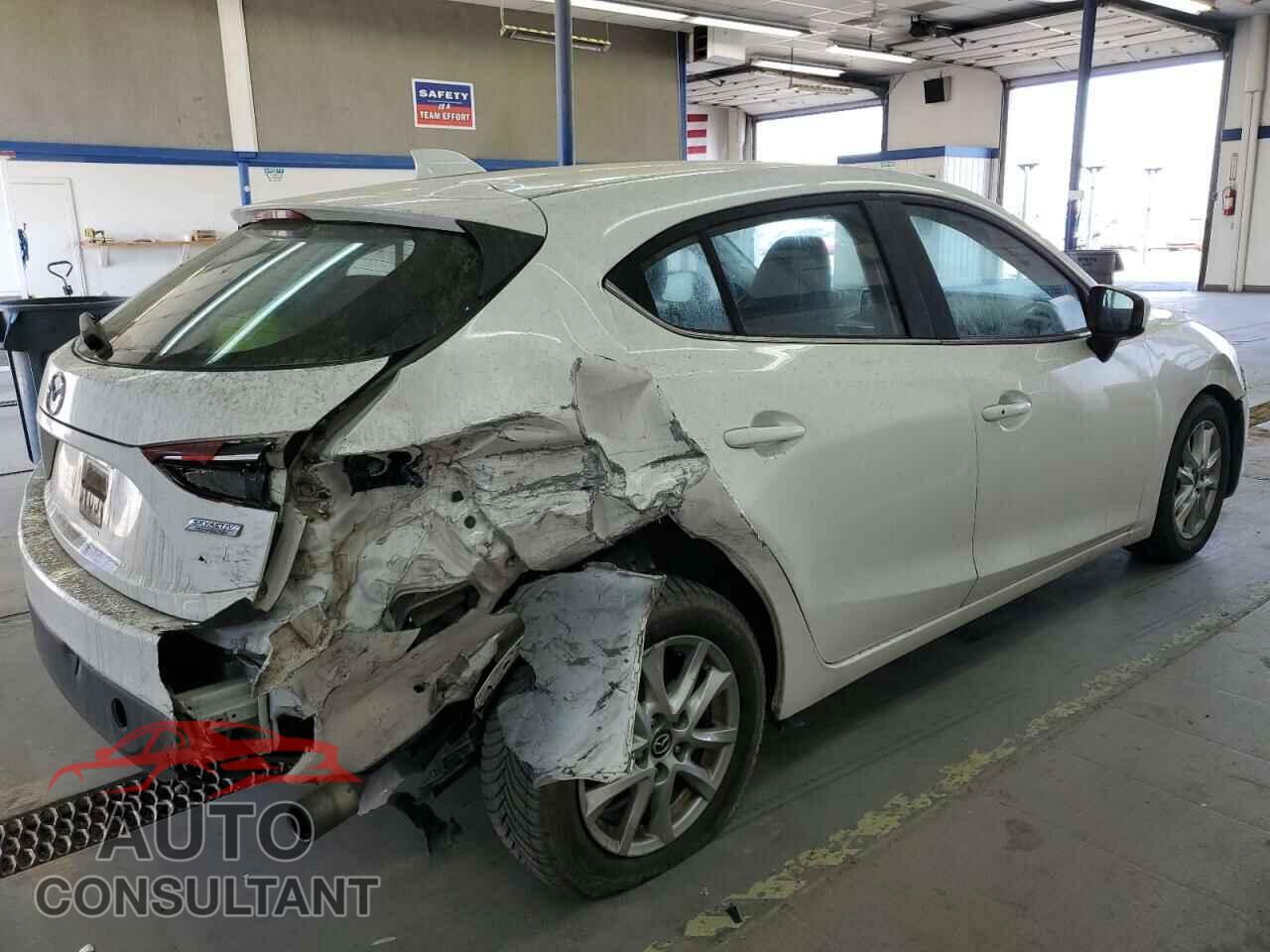 MAZDA 3 2014 - JM1BM1M73E1107667