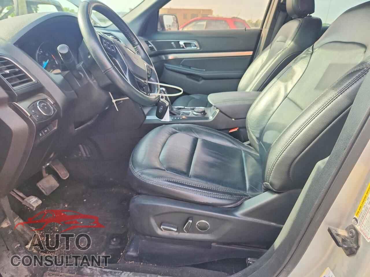 FORD EXPLORER 2018 - 1FM5K8D80JGA31087