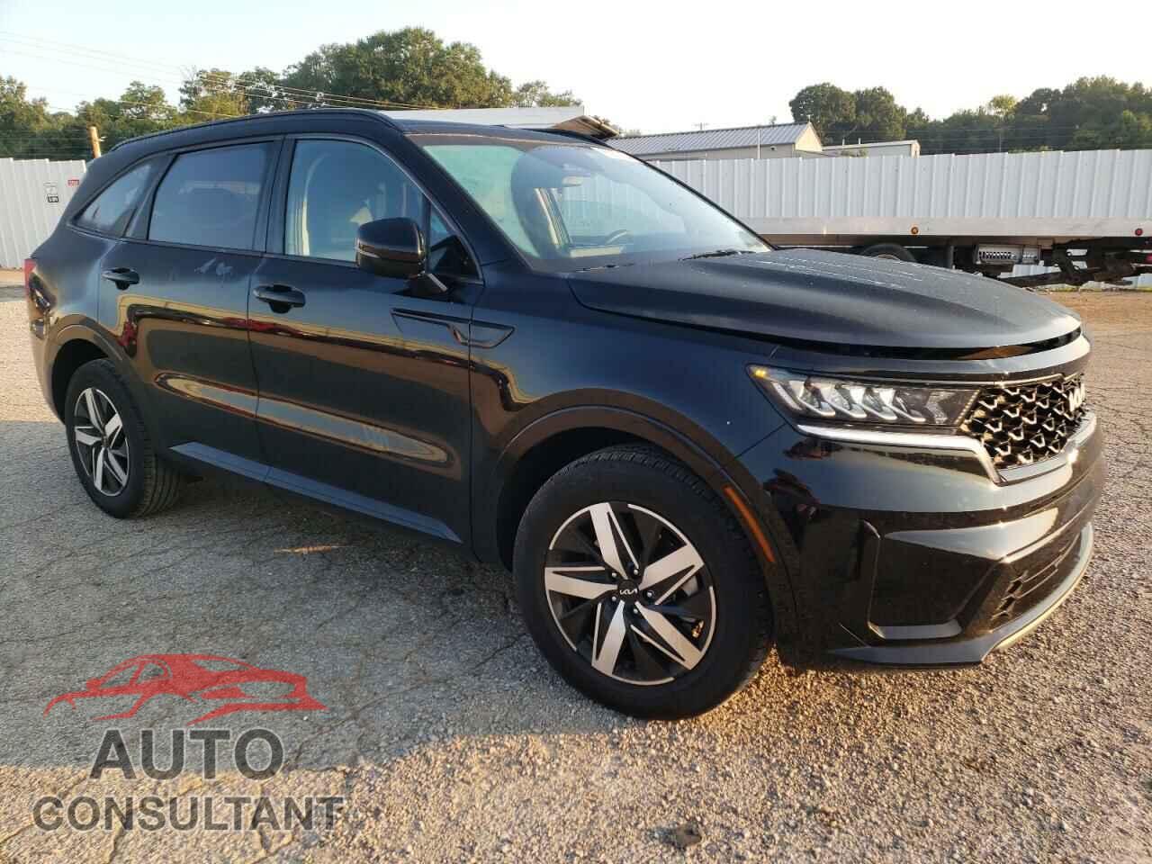 KIA SORENTO 2023 - 5XYRL4LC5PG213977