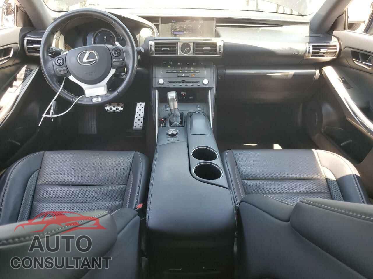 LEXUS IS 2015 - JTHBE1D24F5021147