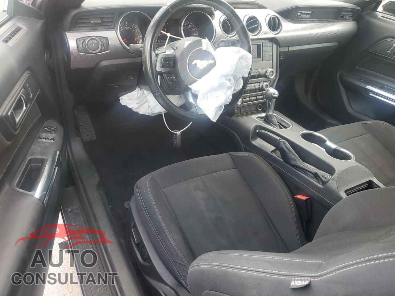 FORD MUSTANG 2020 - 1FA6P8CF9L5172139