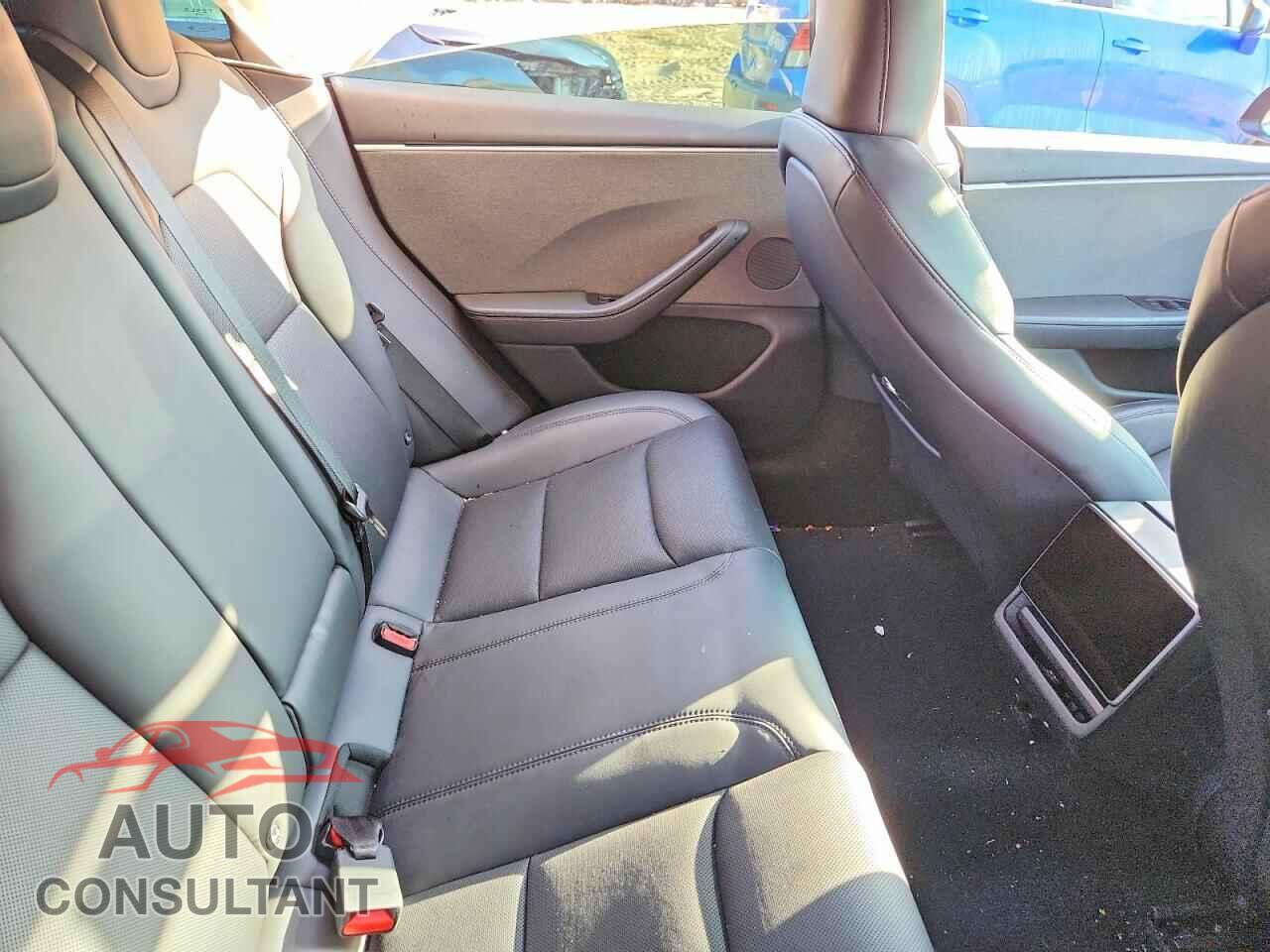 TESLA MODEL 3 2024 - 5YJ3E1EAXRF825693