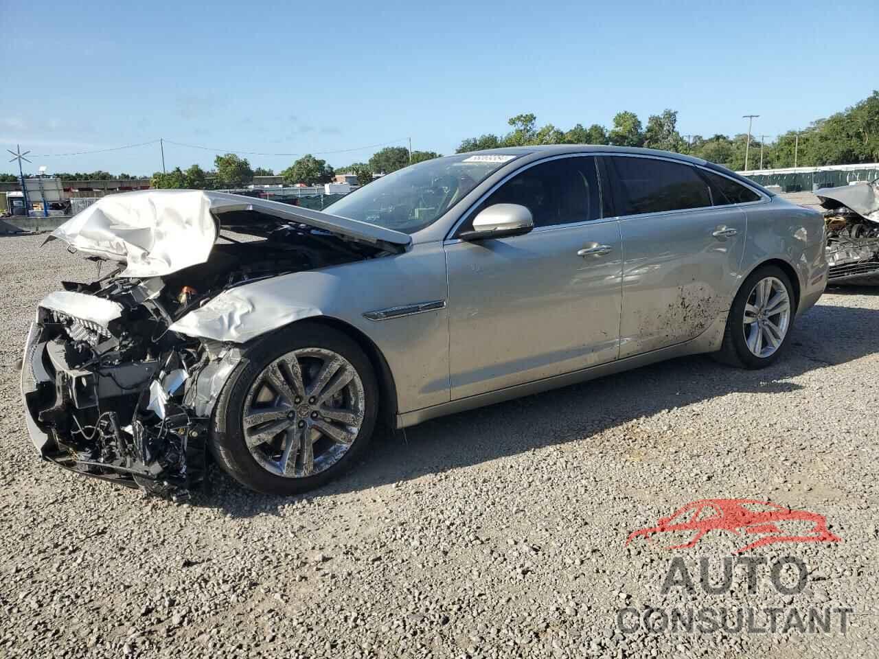 JAGUAR XJ 2016 - SAJWA2G70G8V92843