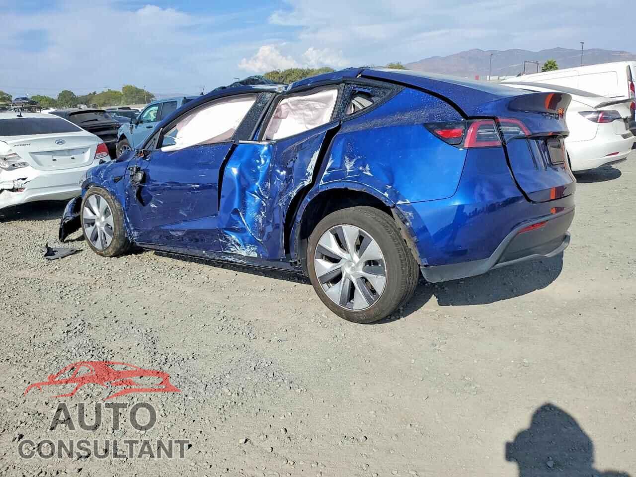 TESLA MODEL Y 2023 - 7SAYGDEE8PF948977