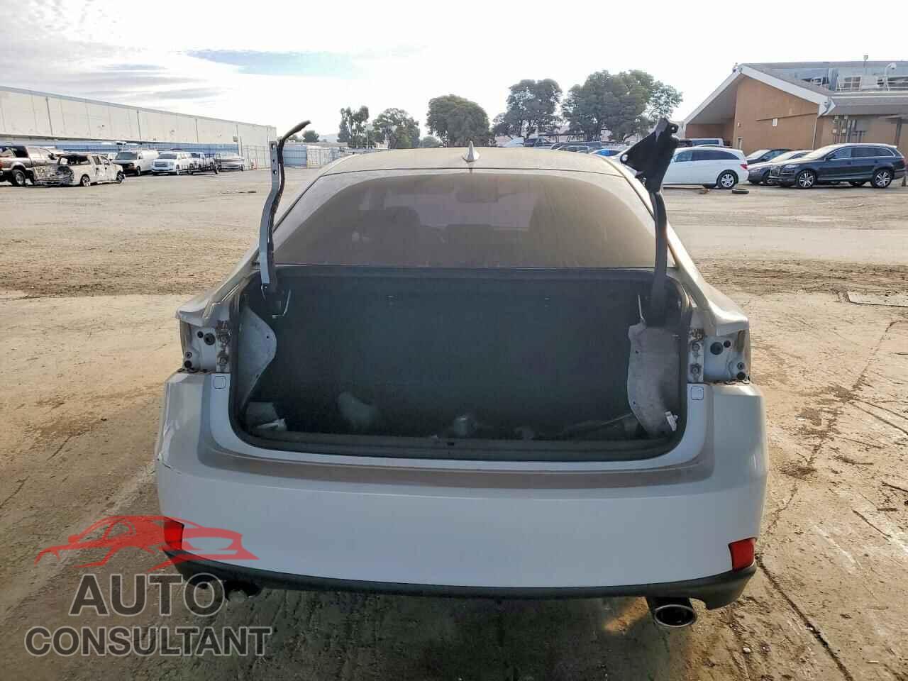 LEXUS IS 2015 - JTHBF1D26F5067334