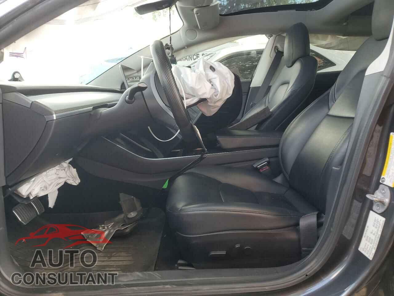 TESLA MODEL 3 2020 - 5YJ3E1EC7LF586743