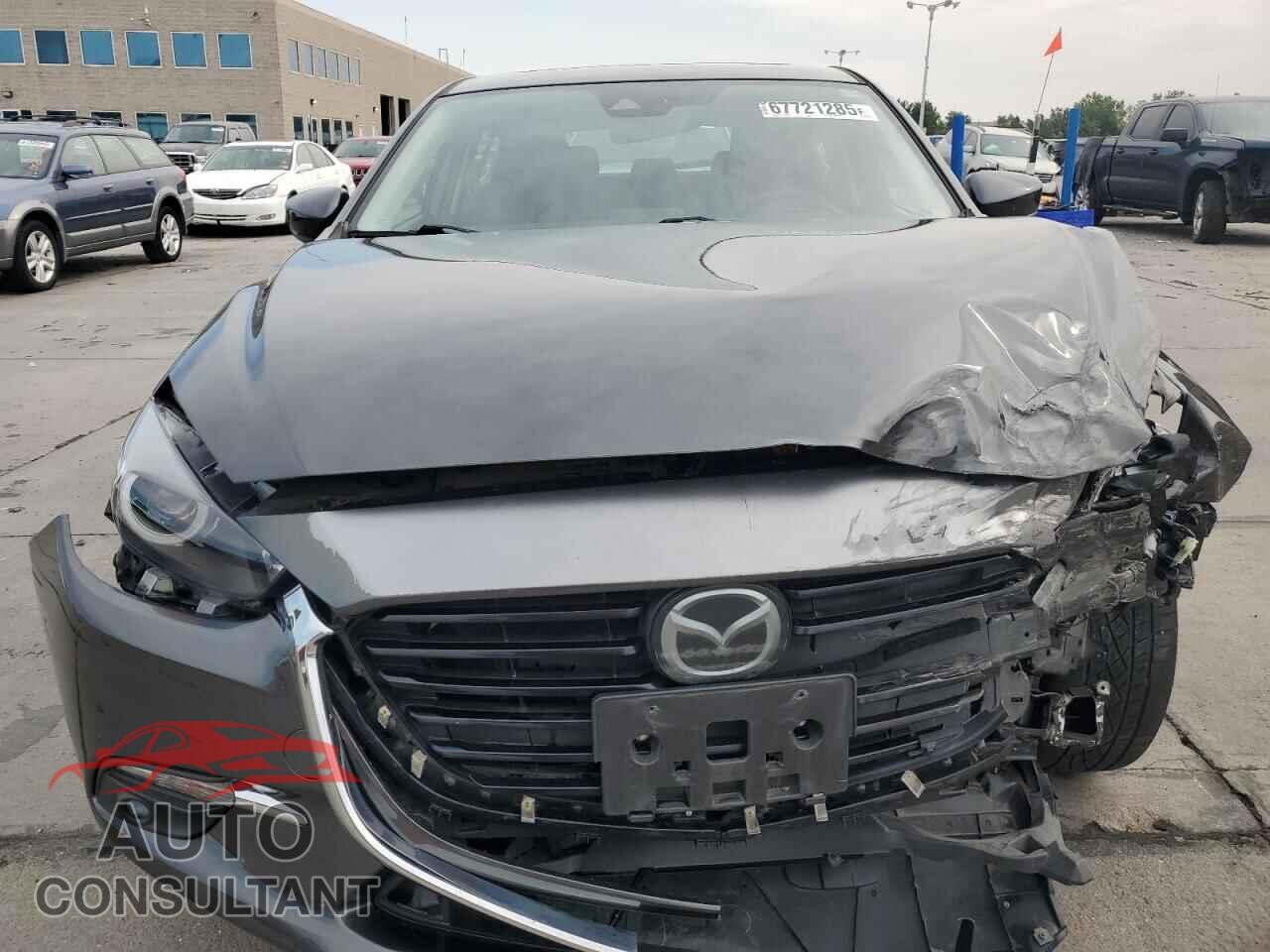 MAZDA 3 2018 - 3MZBN1M37JM173059