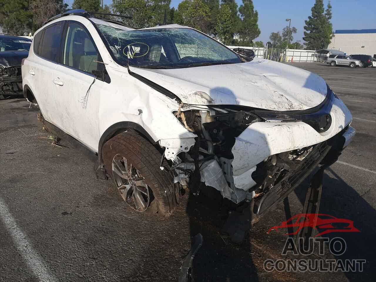 TOYOTA RAV4 2017 - JTMWFREV9HD094871