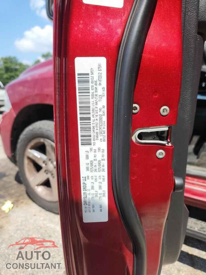 DODGE RAM 1500 2012 - 1C6RD7MT6CS328242