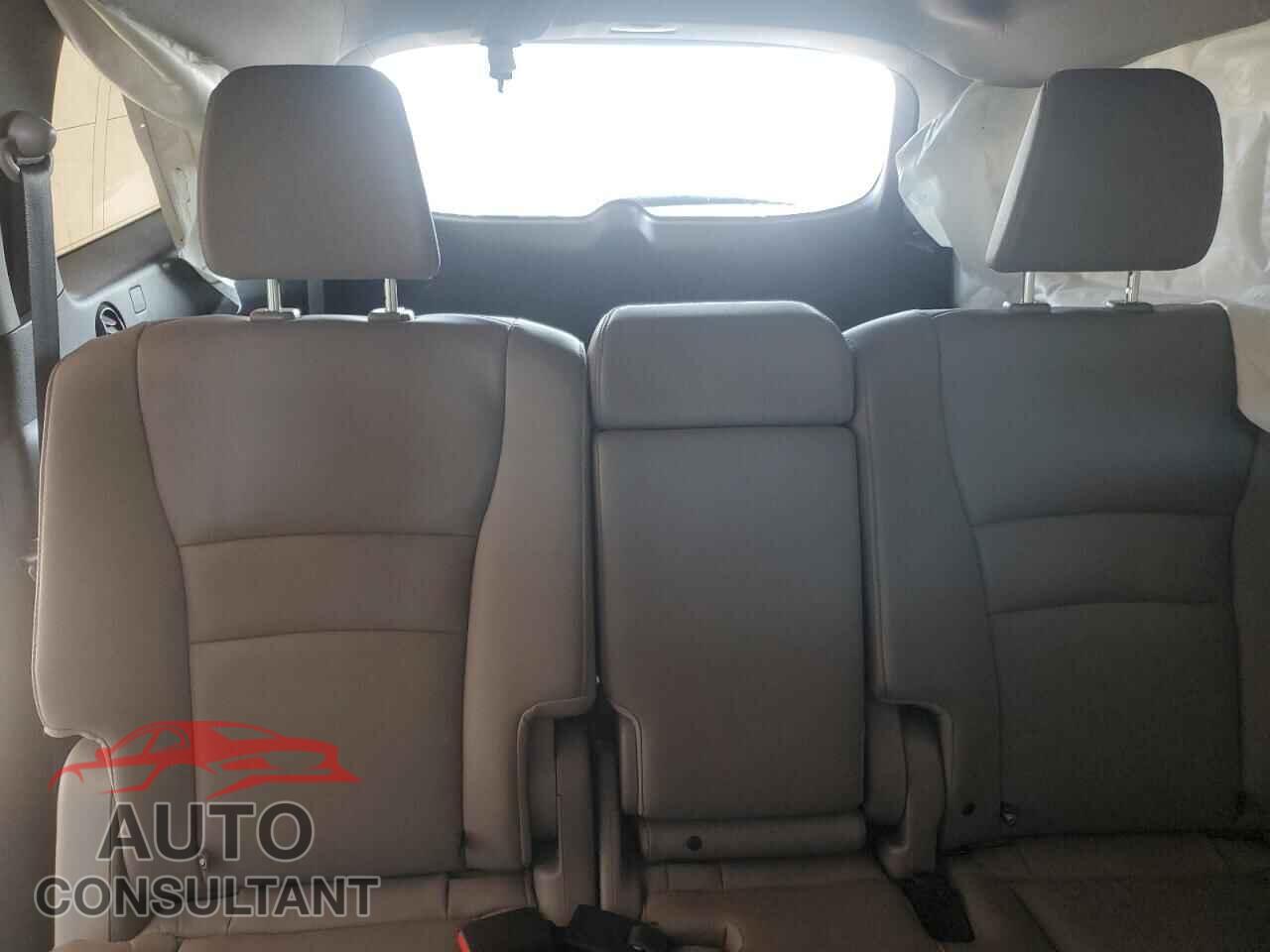 HONDA PILOT 2017 - 5FNYF6H56HB014700