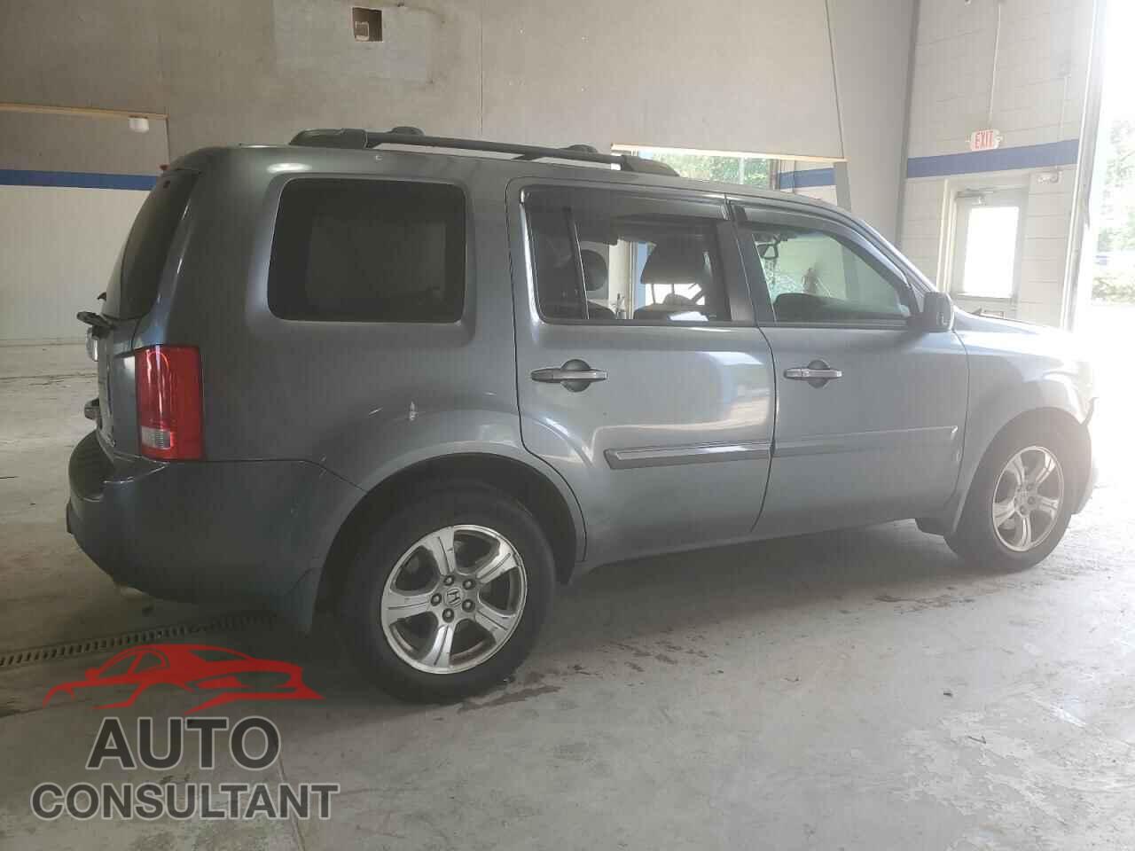 HONDA PILOT 2013 - 5FNYF4H52DB022016