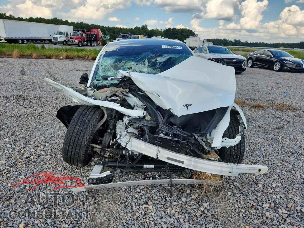 TESLA MODEL 3 2023 - 5YJ3E1EB3PF393616