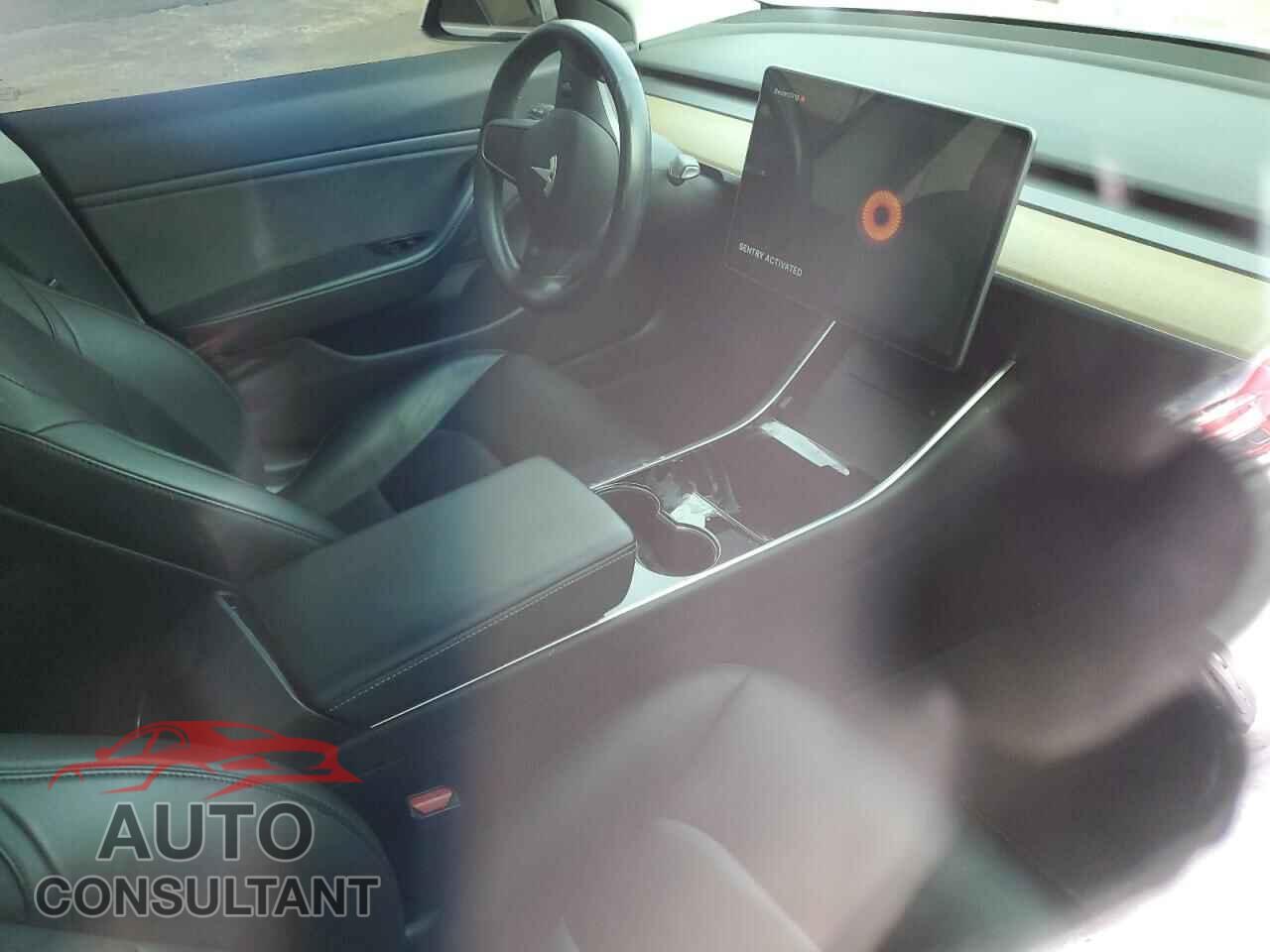 TESLA MODEL 3 2019 - 5YJ3E1EA7KF300211