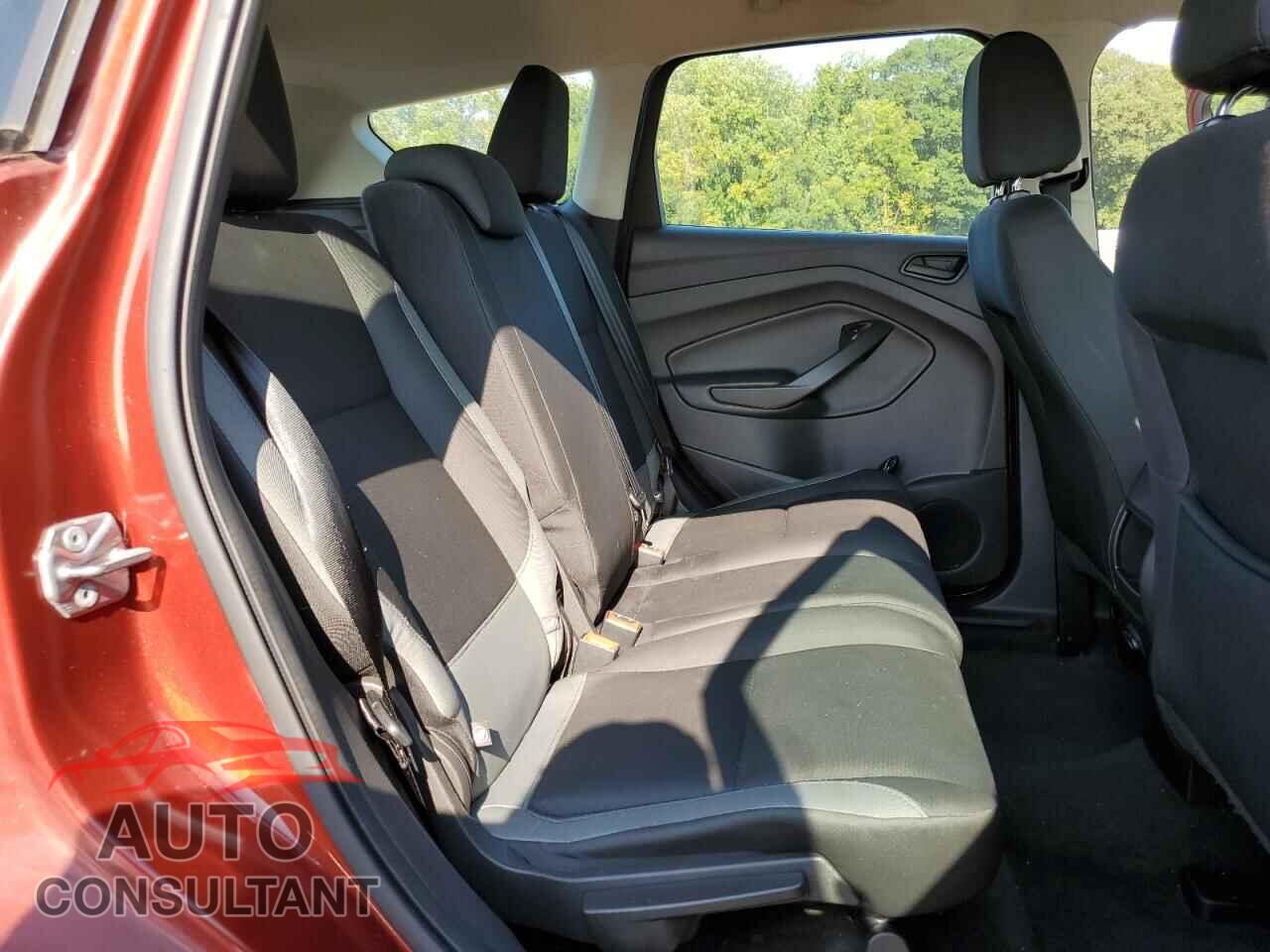 FORD ESCAPE 2016 - 1FMCU0F71GUB93764